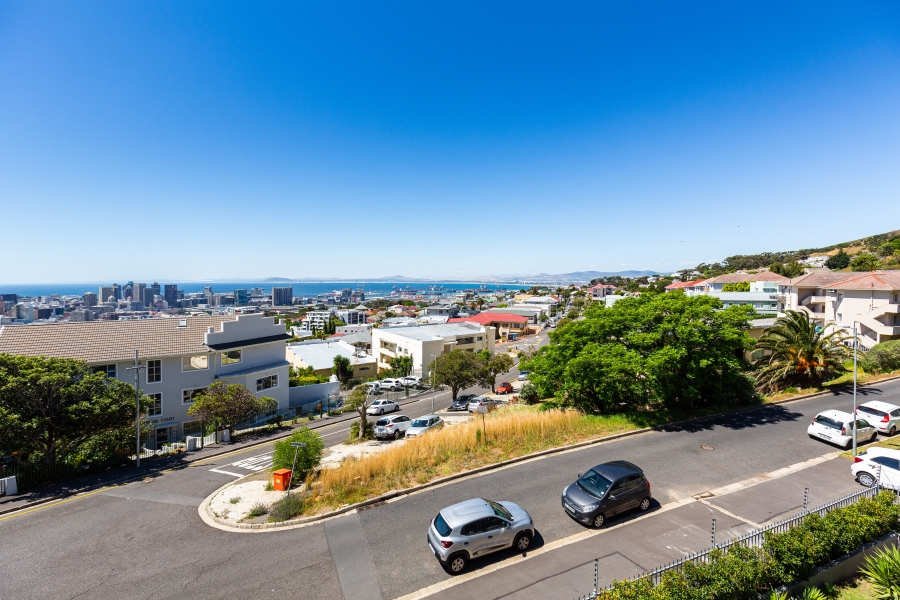 To Let 2 Bedroom Property for Rent in Vredehoek Western Cape